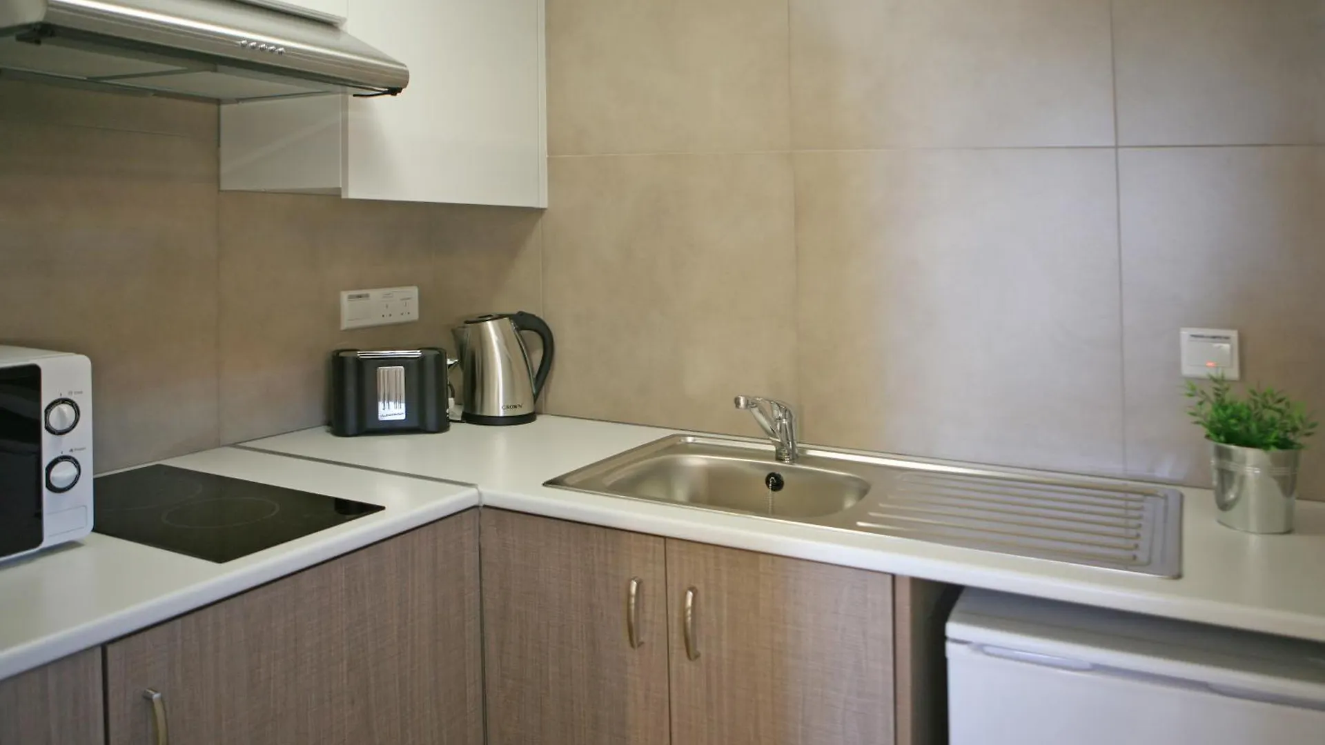 *** Hotel apartamentowy Makronisos Village Ajia Napa Cypr